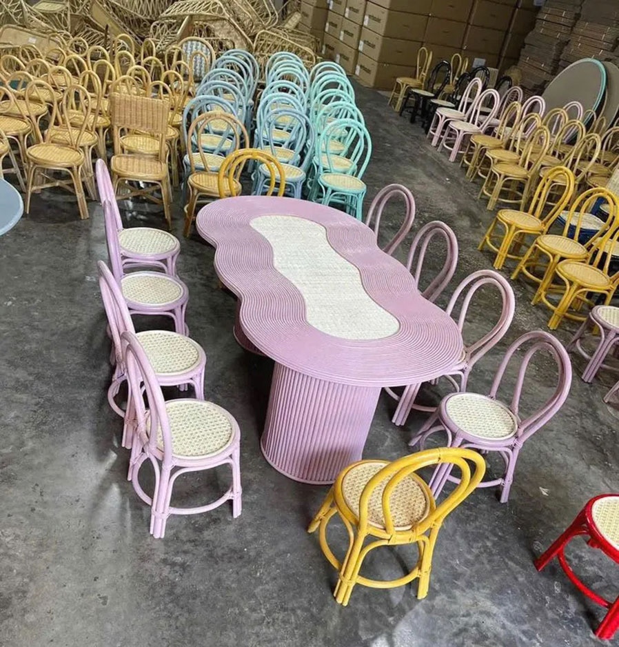 io-Pastel Blue Wavy Rattan Din - Kids Outdoor Dining Table reseña y precio